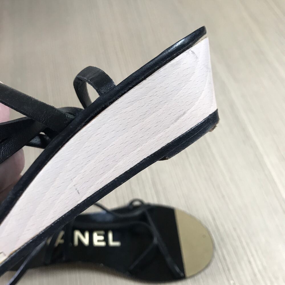 CHANEL Black Beige Two-Tone CC Logo Flat Sandal Size 37 Italy - Picture 12 of 14